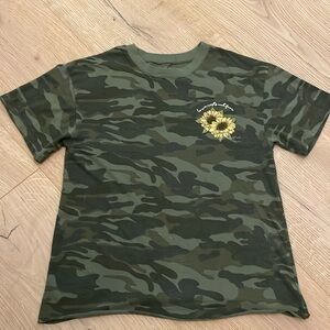 Awake XS Women’s T-shirt “love casts out fear”